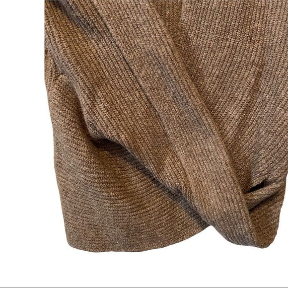 Wearing your heart on your sleeve wear 2 ways crossover sleeve sweater M nwt - Picture 2 of 7